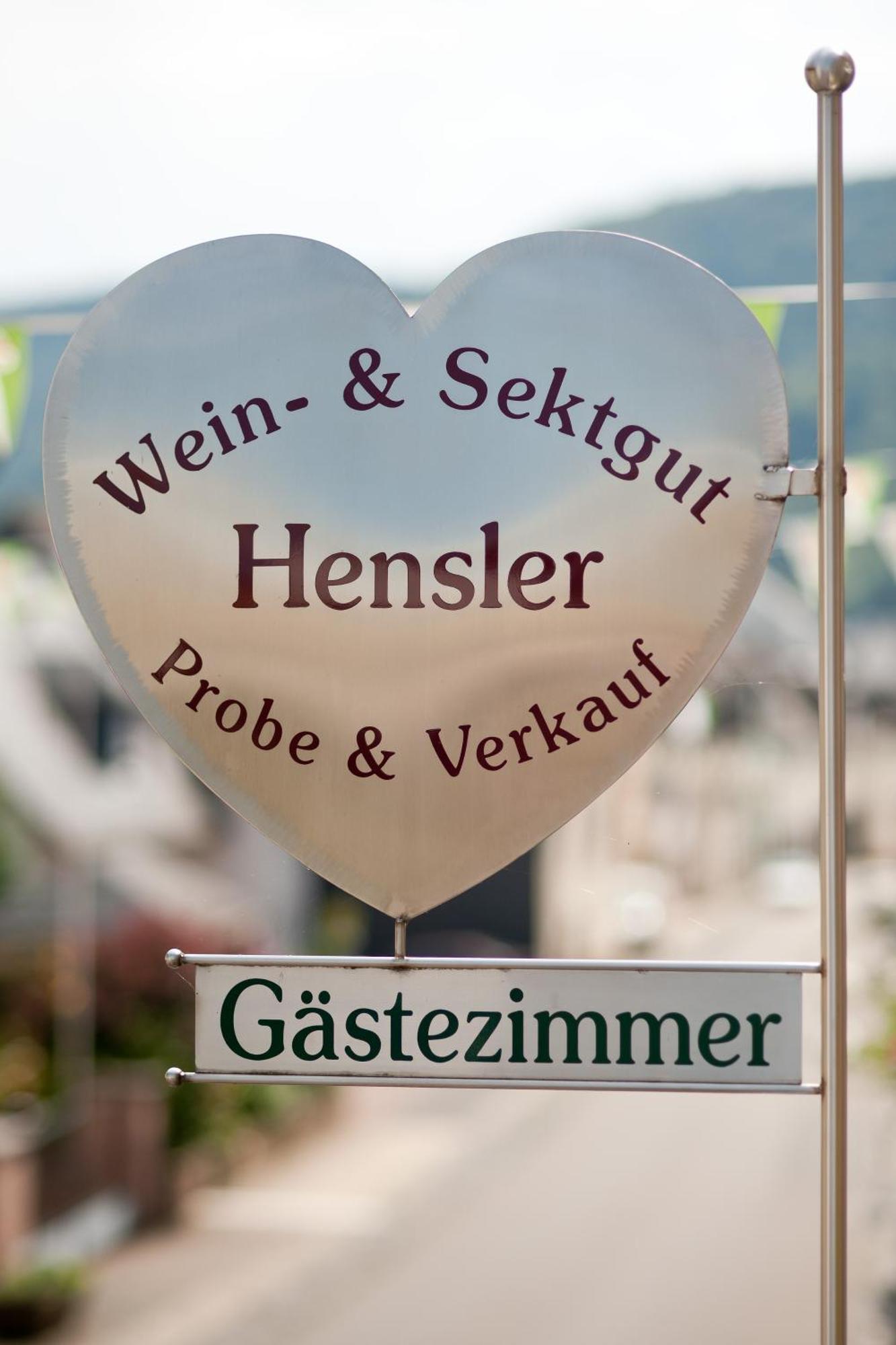Wein- Und Sektgut Markus Hensler Бридель Экстерьер фото
